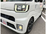 【LEDヘッドライト】LEDならではのデザイン性の高いライトデザインはスタイリッシュな外観にピッタリです♪明るさもバッチリなので夜間の走行も安心してお乗り頂けます♪