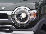 【ヘッドライト】省電力で長寿命の明るく運転しやすいLEDヘッドランプです。明るく照らすので暗い夜道からお客様を守ってくれます。お近くのスズキ自販島根までお越しください。