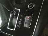 電動パーキングブレーキ,オートブレーキホールドを装備