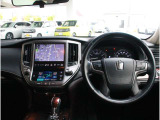 操作性に優れた運転席となります!小物入れや各ボタンの配置にこだわり、使いやすいです!座り心地もよく視認性も良好なのでロングドライブもお任せ下さい!