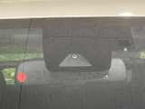 【トヨタセーフティセンス】走行中に前方の車両等を認識し、衝突しそうな時は警報とブレーキで衝突回避と被害軽減をアシスト。より安全にドライブをお楽しみいただけます。