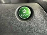 ECONスイッチ操作で燃費が良くなるようエアコンやエンジンなどを総合的に制御します
