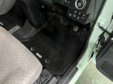 嬉しい純正フロアマット付き♪ 状態も良好です(^^♪
