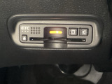 ETCがついています。高速道路の料金所の通過も楽々です。カードの取り出しもしやすい場所についています。