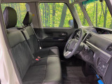 運転席シート廻りは使用感も少なく、良好な状態となっています。前オーナー様が丁寧に使っていたことがよくわかりますね。