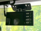 【ドライブレコーダー】ドライブレコーダー装備!走行中はもちろん、あおり運転や事故に遭遇した際、映像で記録し、万一のリスクに備えます。※記録用SDカードはお客様ご自身でご準備いただく必要があります。