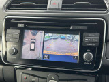 アラウンドビューモニターを装備!アラウンドビューモニターは上空から見下ろしているかのような映像を映し出しています。駐車の時はスムースな駐車ができます。とても便利な装備です。