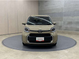 お車購入のポイントとなるフロントマスクです!かわいらしい目つきが印象的なデザインのヘッドランプです。