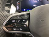 ◆クルーズコントロールにレーダーセンサーを組み合わせ、先行車を測定し設定されたスピードを上限に自動で加減速を行います。一定の車間距離を維持することで、長距離走行でのドライバーの疲労を低減させます。