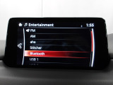 Bluetoothに接続することで、スマートフォンに入っている音楽アプリを車内で楽しめたり、通話が出来ます♪