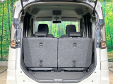 普段のお買い物や通勤、送迎等に十分な荷室スペースを確保しております。セカンドシートを倒すと、大きな荷物の積載も可能です♪