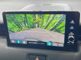 【バックカメラ】駐車時に後方がリアルタイム映像で確認できます。大型商業施設や立体駐車場での駐車時や、夜間のバック時に大活躍!運転スキルに関わらず、今や必須となった装備のひとつです!
