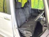運転席シート廻りは使用感も少なく、良好な状態となっています。丁寧に使われていたことがよくわかりますね。