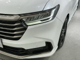 LEDヘッドライトは、点灯の瞬間から最大光量を発揮し、突然暗くなるトンネルなどでの安定感を高めます。