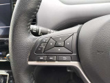 ステアリングスイッチでオーディオ操作もラクちんです。
