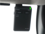 ◆ドライブレコーダー◆映像・音声などを記録する自動車用の装置です。 もしもの事故の際の記録はもちろん、旅行の際の思い出としてドライブの映像を楽しむことができます。
