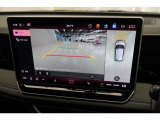 【リヤビューカメラ】車庫入れなどバックでの駐車をに便利です。