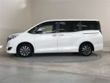 両側パワースライドドア付きだから、狭い駐車スペースなどでの 乗り降りラクラク!小さなお子さまのいるご家庭には嬉しい装備。