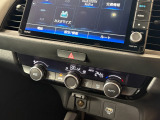 コンパクトにまとめたオートエアコン!温度設定に合わせて自動で風向・風量を調整してくれます!