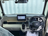 この度は、当店のお車をご覧いただきまして誠にありがとうございます。当店では全国販売・納車も行っております。県によって陸送費用は異なりますのでお気軽にお問い合わせください。