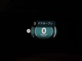 ヘッドアップディスプレイは視認性が非常に良く、運転時の視線を逸らさず様々な情報の確認が行えます