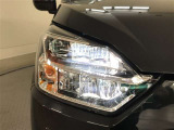 LEDヘッドライトです。デザイン性がよくとても明るいので、夜間の走行や悪天候でも安心です。しかも長寿命!