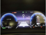 とっても見やすいメーターです。夜間時はラグジュアリーな気分にさせてくれる照明が魅力ですので、夜のドライブも楽しみになりますよ♪