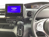 スマートフォンなどの充電に便利なUSBジャック。運転席からも助手席からも使いやすいです。