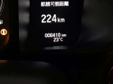 【アダプティブ・クルーズ・コントロール】予め設定した車速内でクルマが自動的に加減速。 前走車との適切な車間距離を維持しながら追従走行し、高速道路でのドライバーの疲労を軽減してくれる嬉しい機能付♪