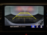 【バックカメラ】運転が苦手な方も車庫入れラクラクです!ギアをリバースに入れれば自動的に切り換わりますので、面倒な操作は不要です♪狭い駐車場もお車を傷つけず安心ですね!