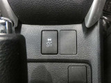 トラクションコントロール装備です。すべりやすい路面での発進時や加速時にタイヤの空転を抑え、駆動力確保に貢献する機能です。詳細は販売店スタッフまでおたずねください。