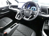 【運転席】運転席周りの画像です。プロの手で隅々までクリーニングしています。ご来店いただき実際に見てみてくださいね☆
