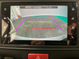 【バックモニター】ガイドライン表示機能付きバックカメラ装着車です。バックでの駐車時など後方の安全確認ができて安心安全です♪