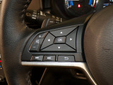 【ステアリングリモコン】ステアリングにオーディオ調節可能なスイッチが装備されていますので運転中でも視線をそらさずにオーディオの調節が可能です!