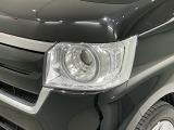 LEDヘッドライトは、点灯の瞬間から最大光量を発揮し、突然暗くなるトンネルなどでの安定感を高めます。