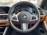 BMWのお車は、走行の安定性とコーナリングの良さを追求し、思い通りにハンドルの操作可能です。試乗車もご用意しておりますので、ぜひ&ldquo;駆け抜ける歓びをご体感ください!
