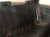 ご納車前に、リア3面にプライバシーフィルムの施行も可能です。荷物の盗難防止、UVカット等の効果があります。プロが選ぶ高耐久、高品質なフィルムは種類も豊富で仕上がりも非常に綺麗です。