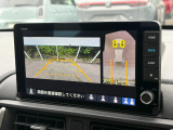パーキングセンサーもついておりますので駐車などが苦手な方も安心して運転が可能です。