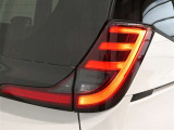 LEDテールライトです。省電力、高輝度のLEDは明るく照らすので夜間運転時の視認性を高めます。スタイリッシュな見た目で細かいところもこだわりたいあなたに!