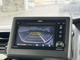 駐車時に便利なバックカメラを装備しています。