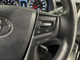 【ステアリングスイッチ】運転中に視線を前に向けたまま画面の操作できます。