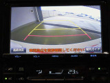 バックガイドモニターで、後方を確認しながら安心して駐車することができます。運転初心者も熟練者も必須の機能ですよ!