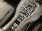 ワンアクションでスムーズな運転を支援する、エレクトリックギアセレクターに、パーキングブレーキは、電子制御パーキングブレーキです。