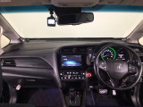 【前方視界】開放的な前方視界!運転がしやすく疲れにくいです♪窓が大きく、見通しがとっても良いおクルマですよ♪