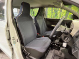 運転席シート廻りは使用感も少なく、良好な状態となっています。前オーナー様が丁寧に使っていたことがよくわかりますね。