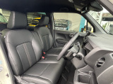 フロントシートのお写真です♪ゆったりと座れるシートは長時間の運転でも疲れにくいです♪