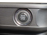 スマートキー装備車なので、キーを取り出さなくてもエンジン始動が可能です。