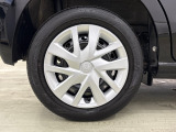 純正スチールホイールには専用ホイールトリム(カバー)を装着しております。足元を引き立てます。