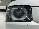 LEDヘッドライトは、点灯の瞬間から最大光量を発揮し、突然暗くなるトンネルなどでの安定感を高めます。