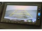 バックカメラが装備されており、後方の安全確認はもちろんのこと狭い場所での駐車や雨の日・夜間など視界の悪いコンディションでのストレスの軽減にもなります!